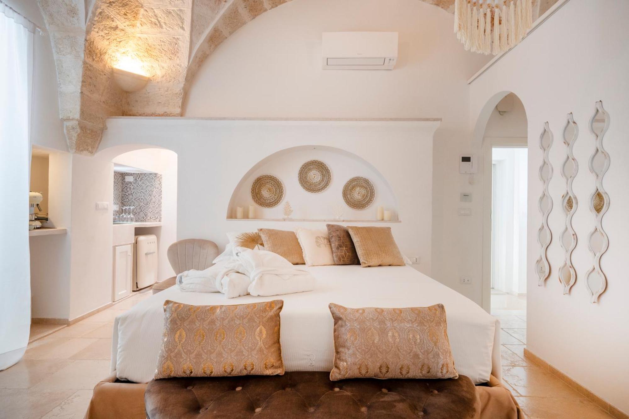 Apulia Charming Suites - Casa Rossa Suite Perla E Suite Corallo Savelletri Exteriör bild