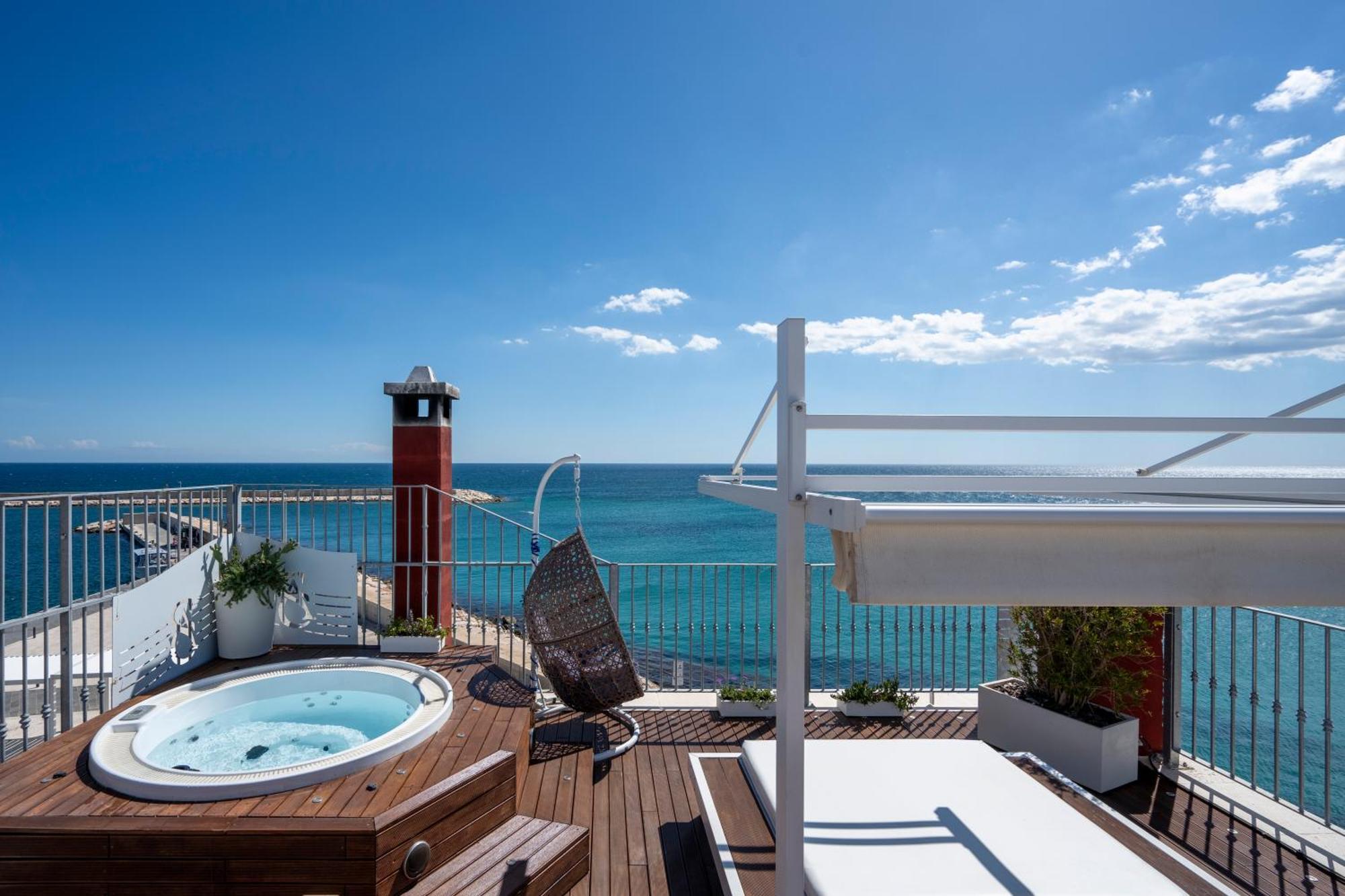 Apulia Charming Suites - Casa Rossa Suite Perla E Suite Corallo Savelletri Exteriör bild
