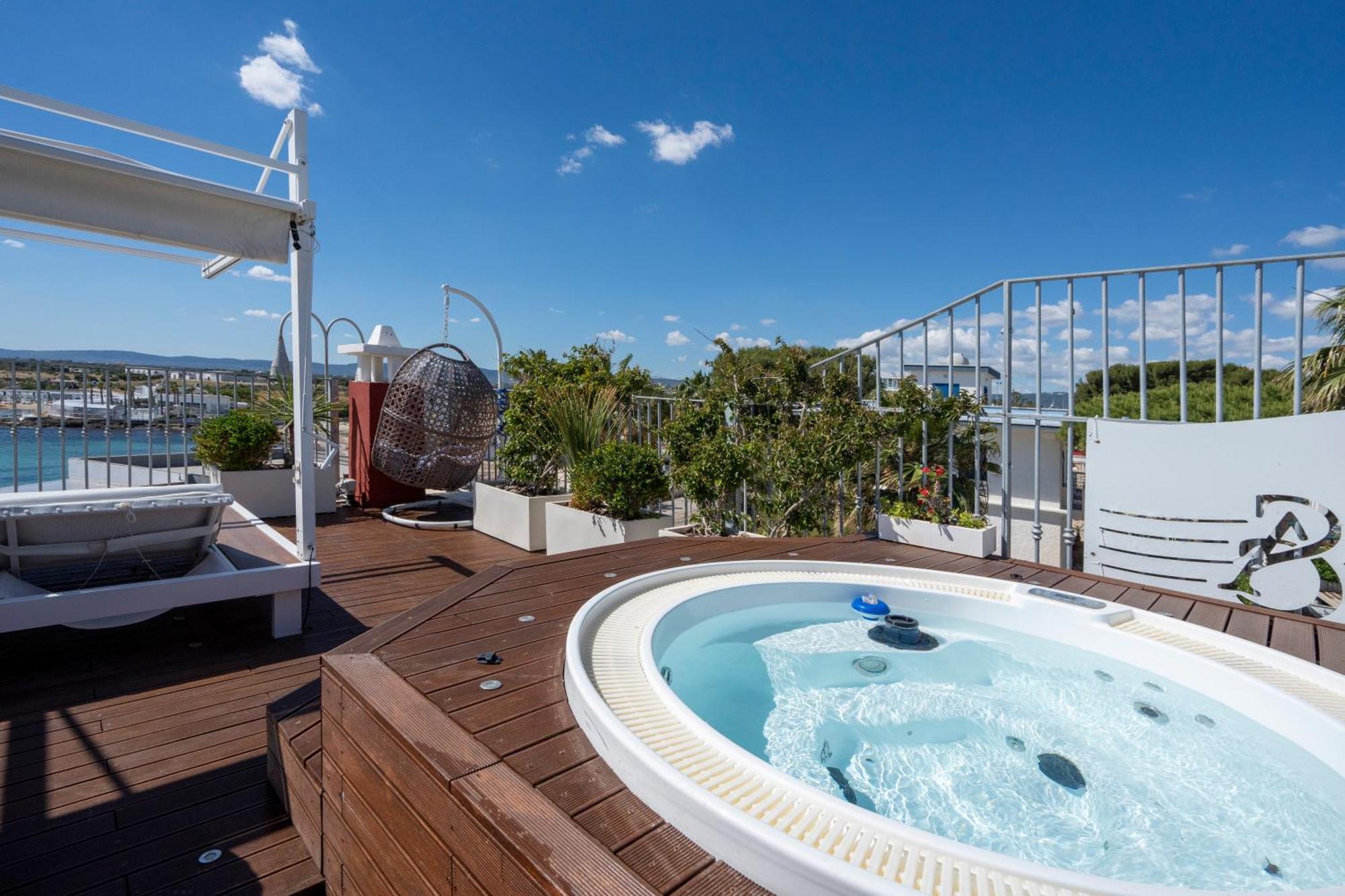Apulia Charming Suites - Casa Rossa Suite Perla E Suite Corallo Savelletri Exteriör bild